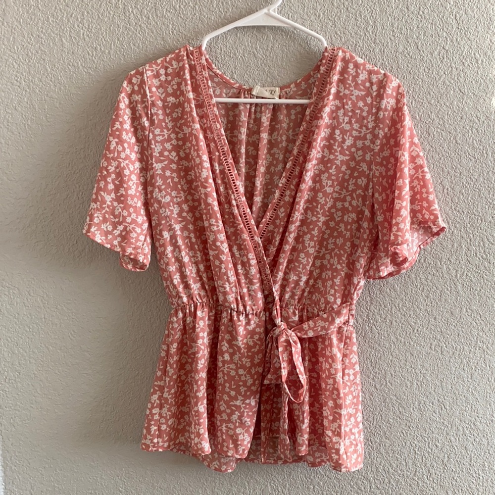 Sienna Sky M pink floral blouse